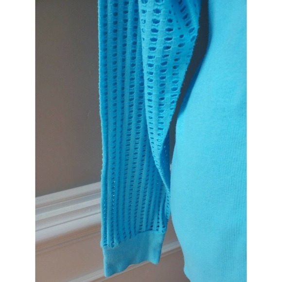 Active Aqua Scoop Neck Long Sleeve Stylish Top - Picture 5 of 12